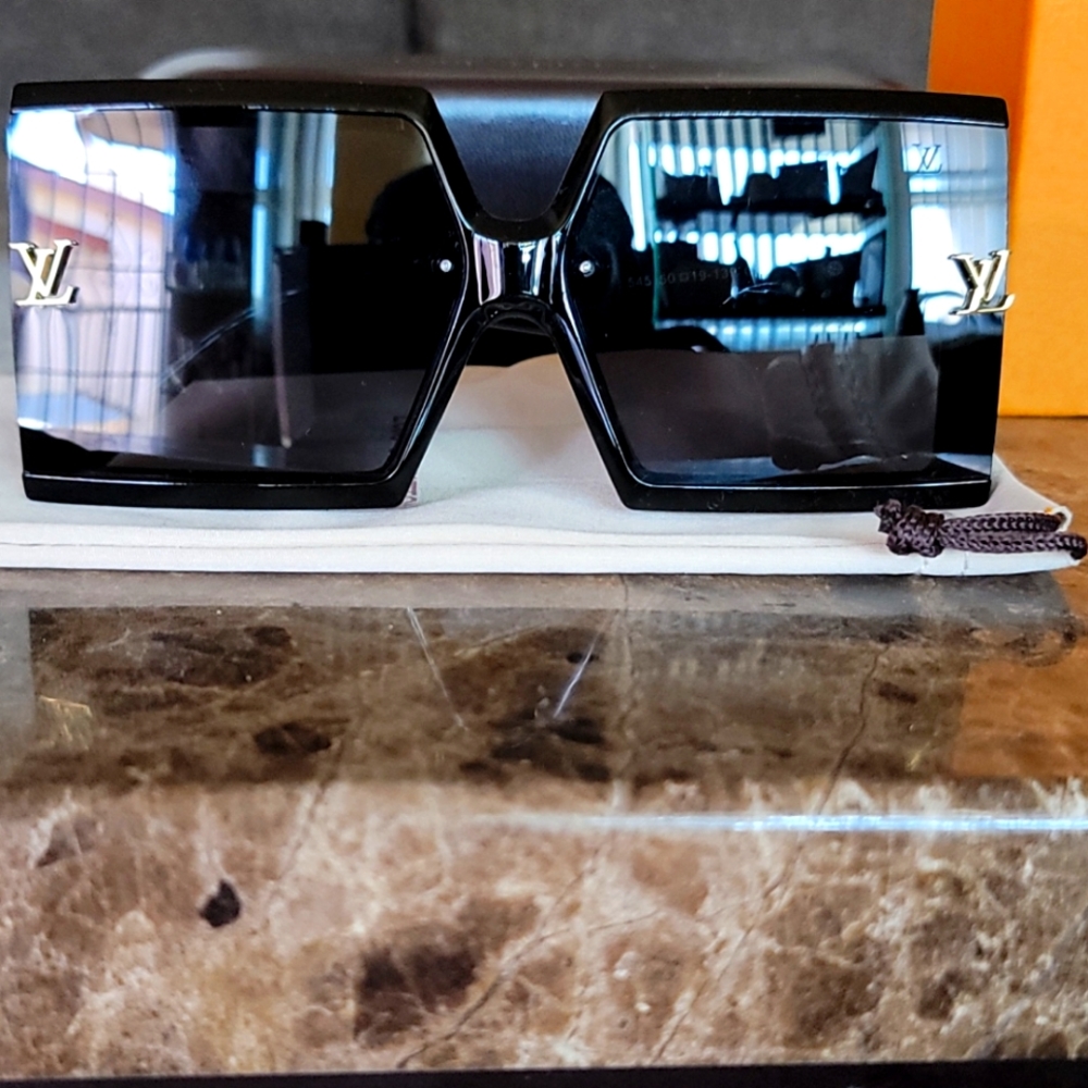 Louis Vuitton Shade